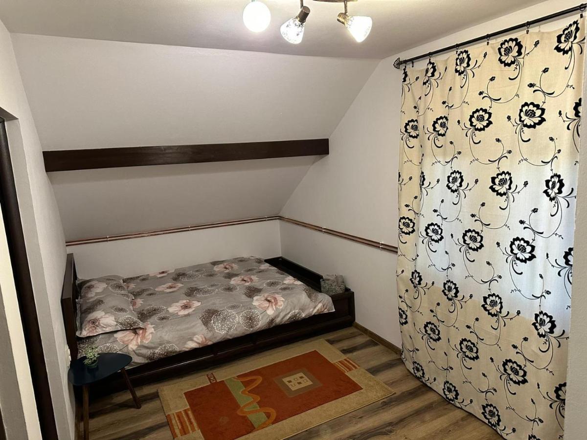 Casa De Vacanta Mirela Novaci-Străini المظهر الخارجي الصورة
